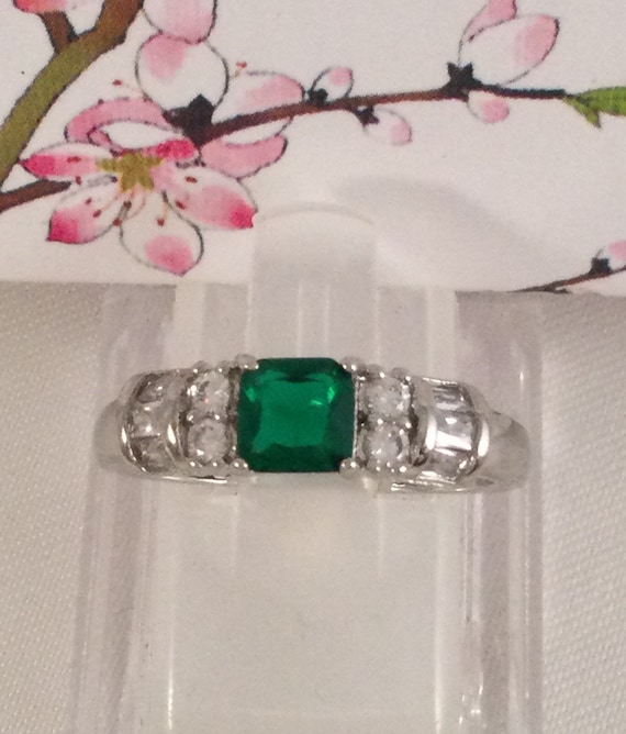 Vintage Jewellery White Gold Ring with Emerald an… - image 7