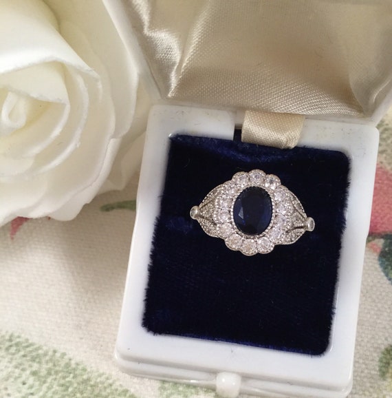 Vintage Jewellery White Gold Ring Blue White Sapp… - image 5