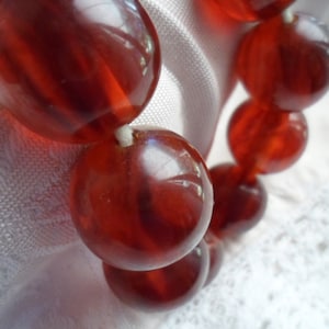 Vintage Jewellery Cherry Red Bakelite Bead Necklace with Art Deco Barrel Clasp Antique Jewelry Tested