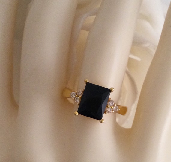 Vintage Jewellery Yellow Gold Ring with Black and… - image 4