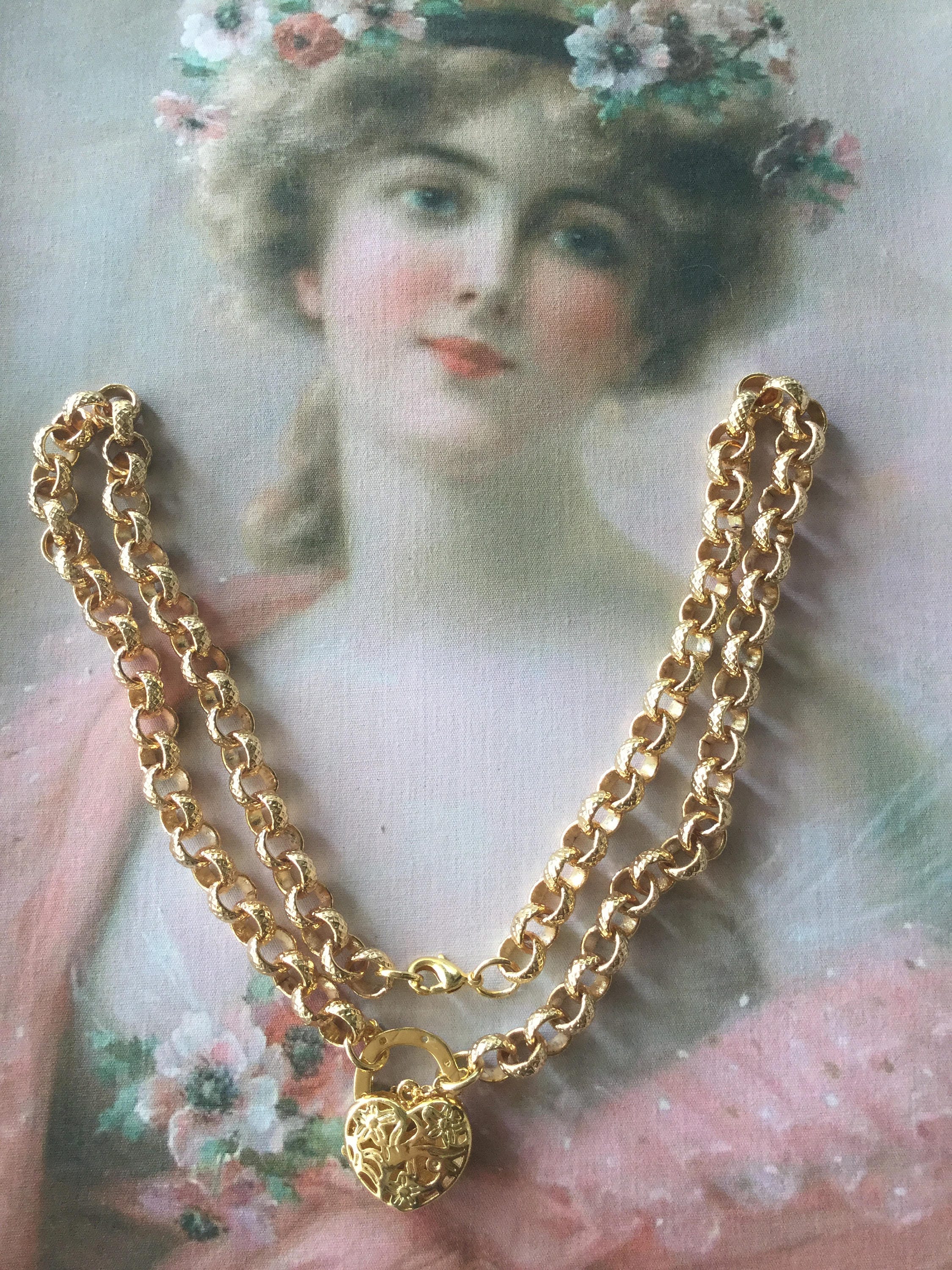 Vintage Jewellery Yellow Gold Embossed Chain Necklace With