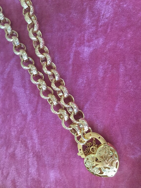 Vintage Jewellery Yellow Gold Embossed Chain Neck… - image 9