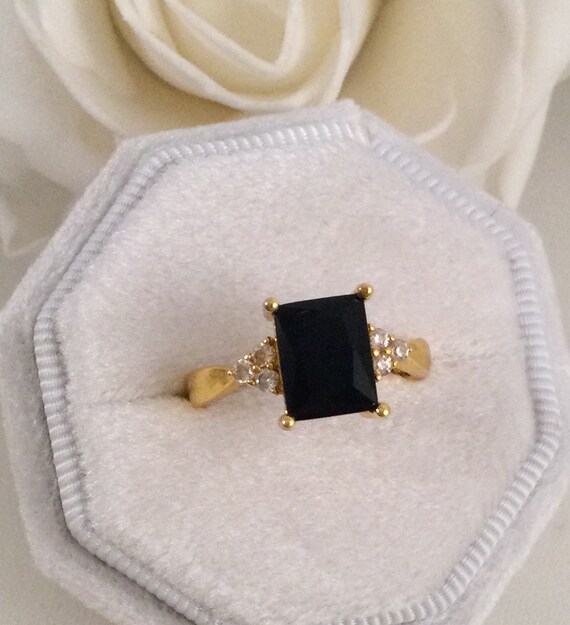 Vintage Jewellery Yellow Gold Ring with Black and… - image 1