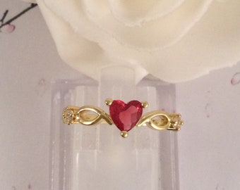 Joyería vintage Anillo de oro amarillo con corazón rubí y zafiros blancos Vestido art decó antiguo Joyería pequeño tamaño de anillo M