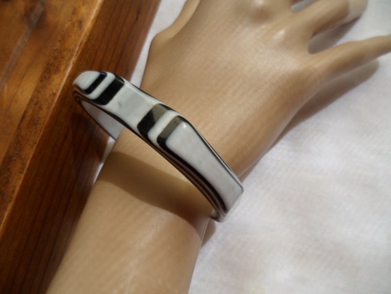 Retro Vintage Geometric Mod Black and White Bangle
