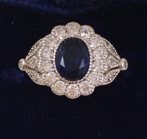 Vintage Jewellery White Gold Ring Blue White Sapp… - image 4