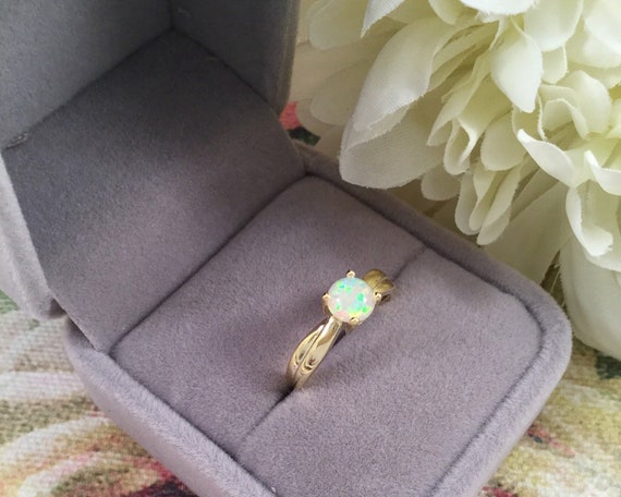 Vintage Retro Jewellery Yellow Gold Ring with Opa… - image 9