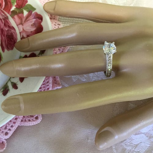 Vintage Jewellery White Gold Ring with Sapphires Antique Art Deco Dress Jewelry medium to large ring size 8 or shops Q