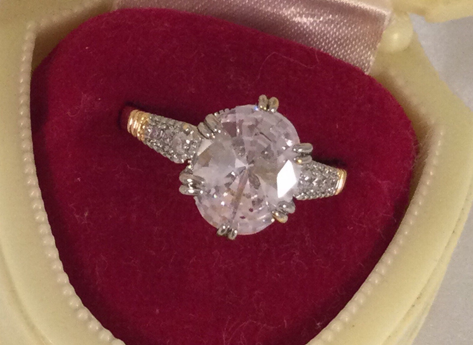 Cartier oval deals diamond ring