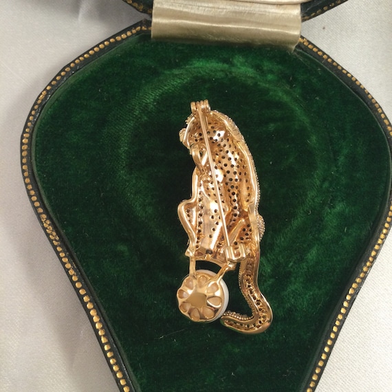 Vintage Jewellery 2D Gold Leopard Panther Pearl Ball Rhinestone