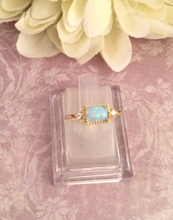 Vintage Jewellery Yellow Gold Ring Blue Opal Whit… - image 5