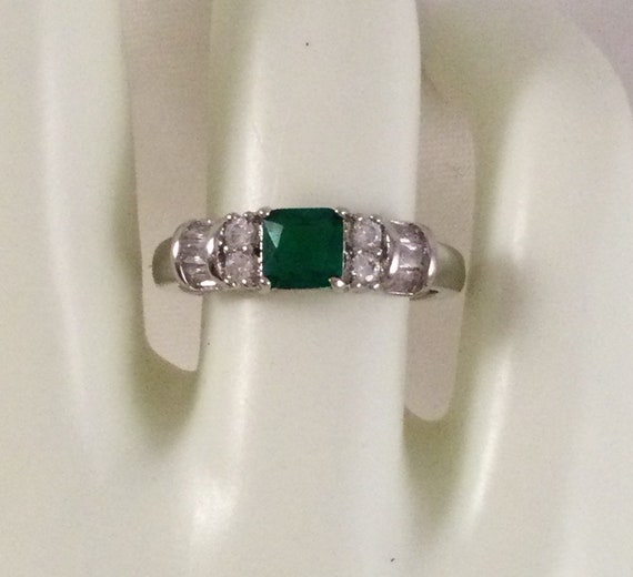 Vintage Jewellery White Gold Ring with Emerald an… - image 6