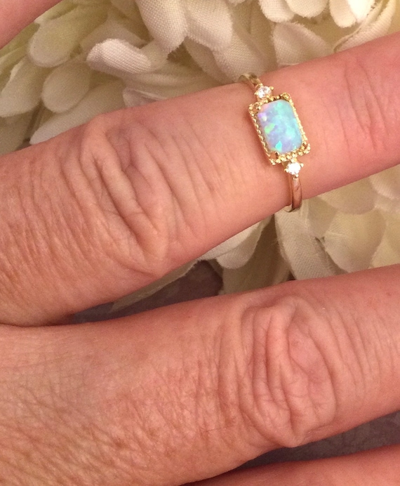 Vintage Jewellery Yellow Gold Ring Blue Opal Whit… - image 2