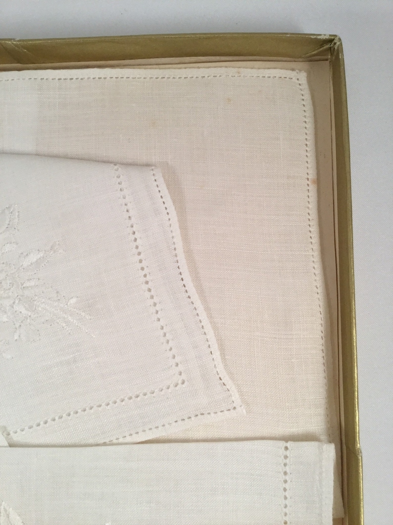 Boxed Vintage Handkerchiefs Hankies Hankys White Irish Linen in box Wedding Mother of the Bride Bridesmaids gifts Loom Master made Ireland