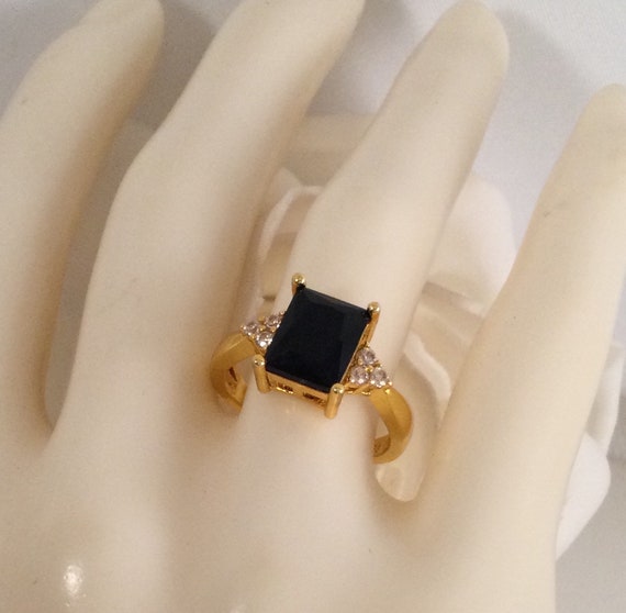 Vintage Jewellery Yellow Gold Ring with Black and… - image 3