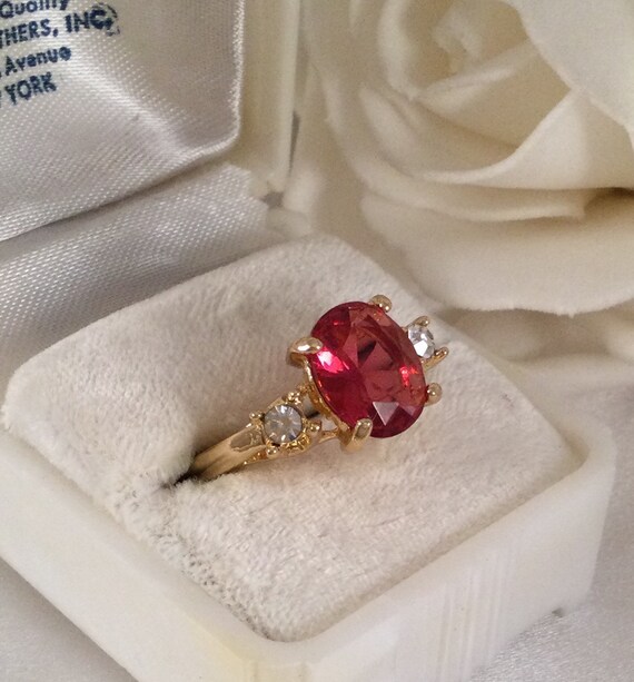 M sales vintage jewellery