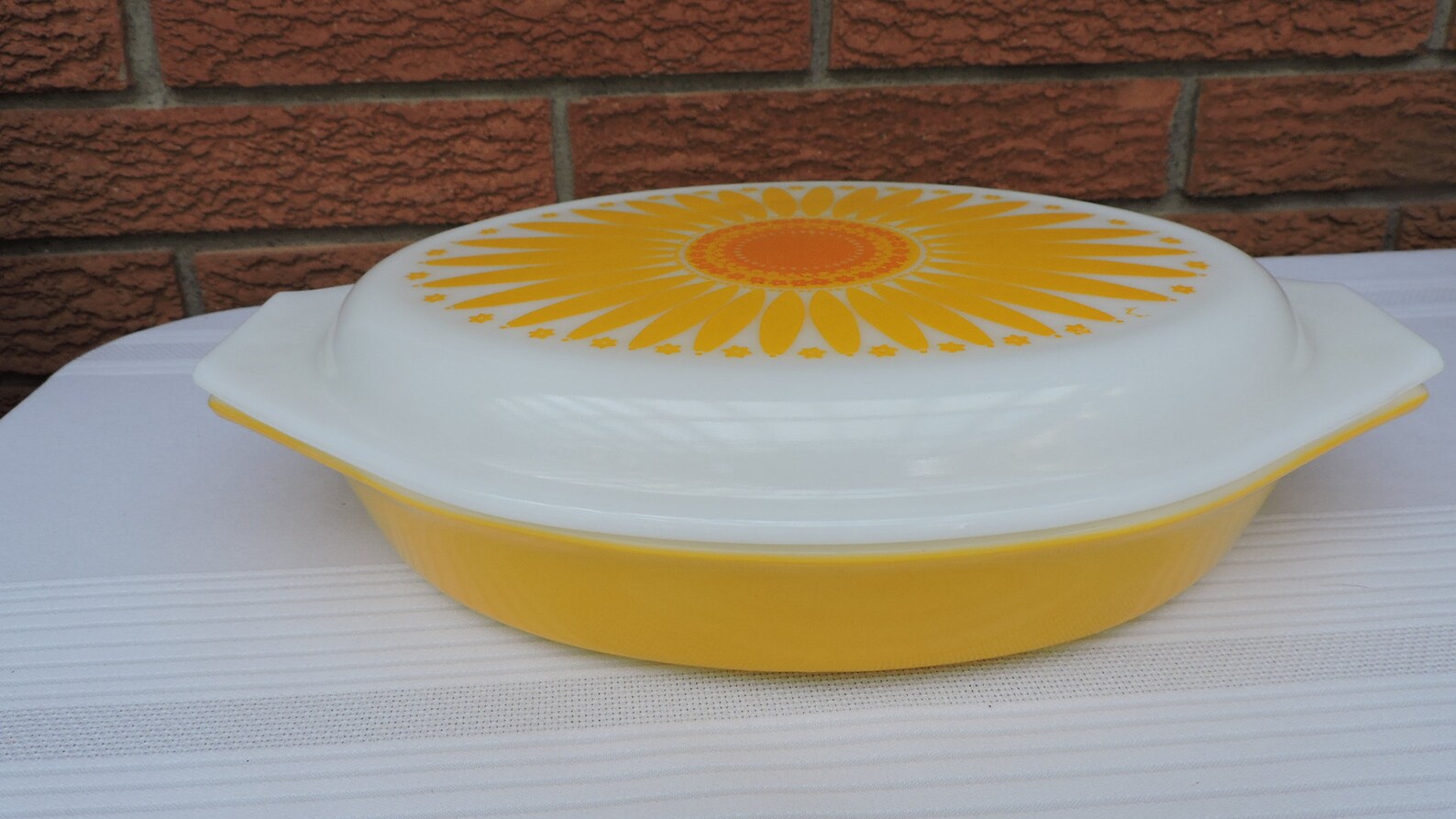 Pyrex Yellow SUNFLOWER 1 QT. Divided Casserole Dish Etsy