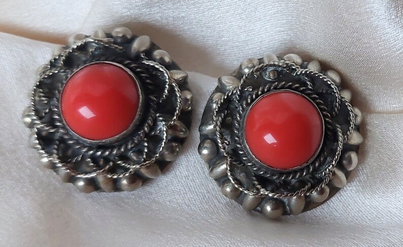 Lovely Earrings White Metal and Faux Coral. image 5