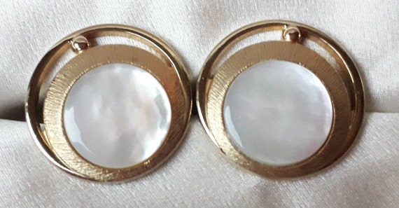 Swank 1960's Cufflinks Mother of Pearl and Gilt S… - image 4