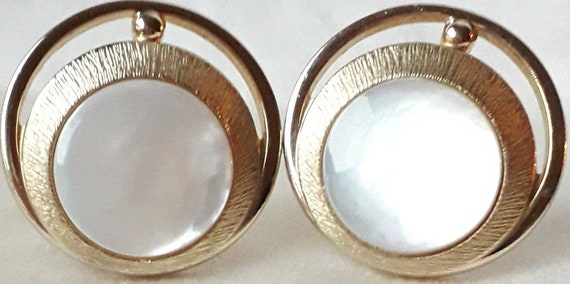 Swank 1960's Cufflinks Mother of Pearl and Gilt S… - image 2