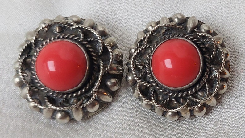 Lovely Earrings White Metal and Faux Coral. image 1