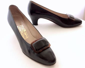 FERRAGAMO Black Leather Shoes Womens Pumps with Tortoise Shell Color Buckle, Size 6AA