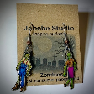 Brincos Zombie da Jabebo, joias apocalípticas assustadoras feitas com papelão de caixa de cereal