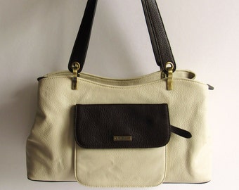 EUC RIONI MODA Italia Fashionable 2-Tone Pebbled Leather Shoulder Bag