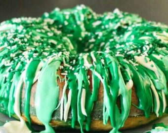 This is a Saint Patty's day bunt cake.