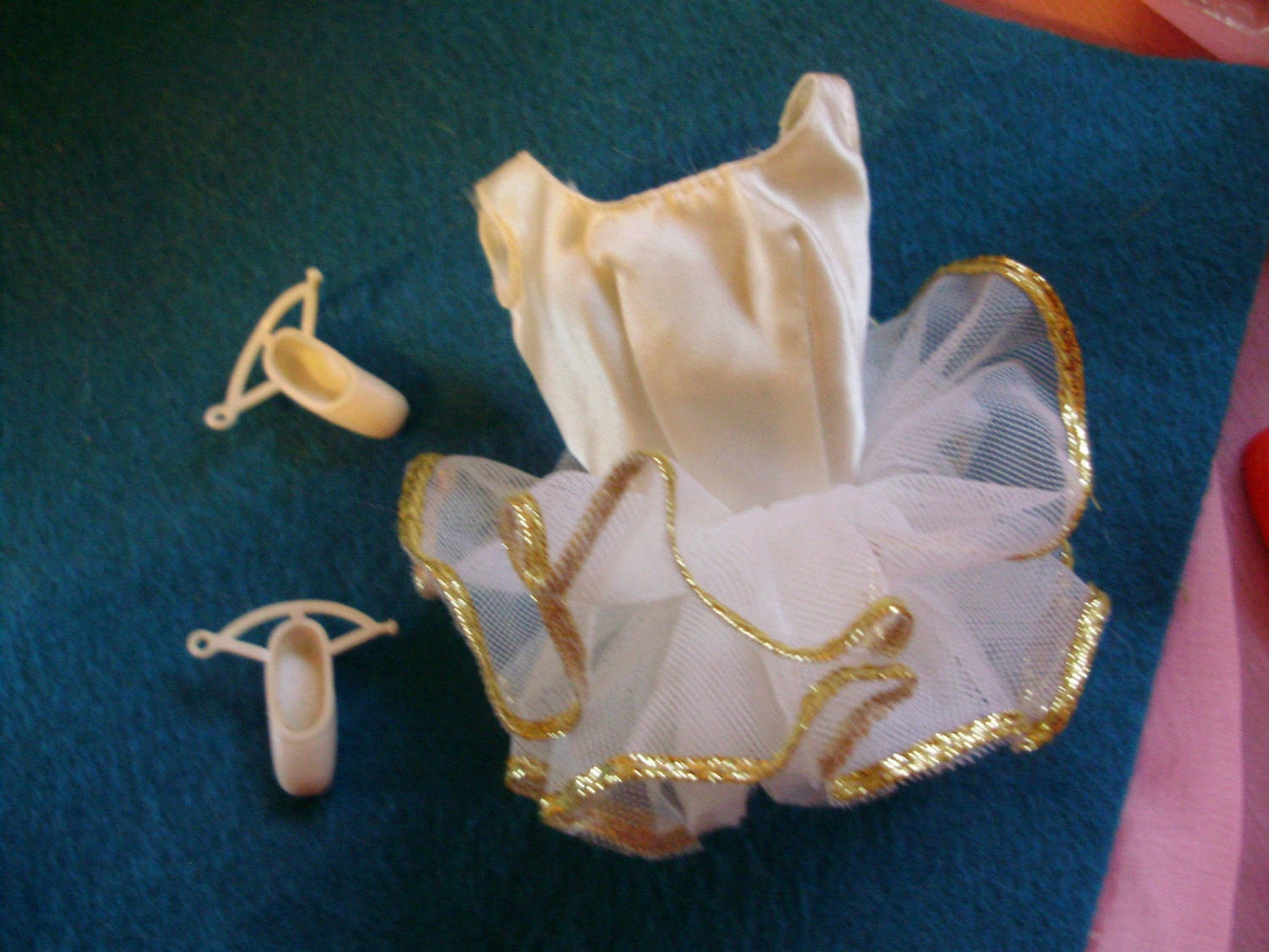 1976 mod barbie *white ballet outfit* #9093 white satin tutu & ankle strap ballerina slippers -vintage squishy shoes