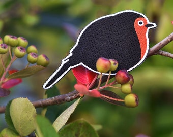 Robin - patch, iron on, badge, embroidery, patches, animal, nature, wildlife, bird, birds, songbird