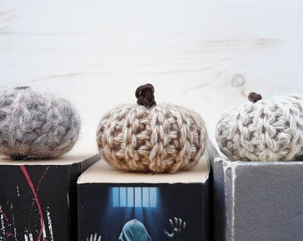 Crochet Pumpkin Bookmark Pattern: Easy Fall Decor (PDF Pattern)