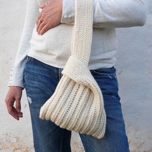 Crochet knot bag pattern, Japanese knot bag, crochet project bag, modern handbag, crochet bag tutorial, crochet wristlet