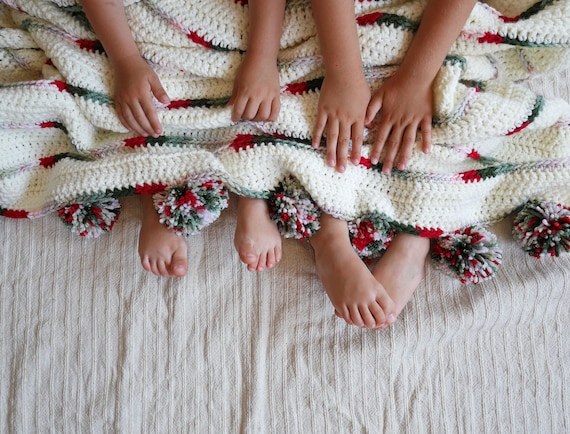 Christmas blanket crochet pattern, crochet blanket pattern, Christmas crochet throw, pom pom blanket, farmhouse crochet, afghan pattern