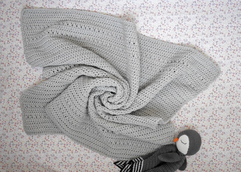 Baby blanket crochet pattern, easy crochet blanket, toddler crochet blanket image 4