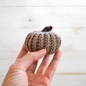 Crochet pattern pumpkin, crochet pumpkins, fall decor, table decor, crochet pumpkin pattern image 4