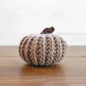 Crochet pattern pumpkin, crochet pumpkins, fall decor, table decor, crochet pumpkin pattern image 6