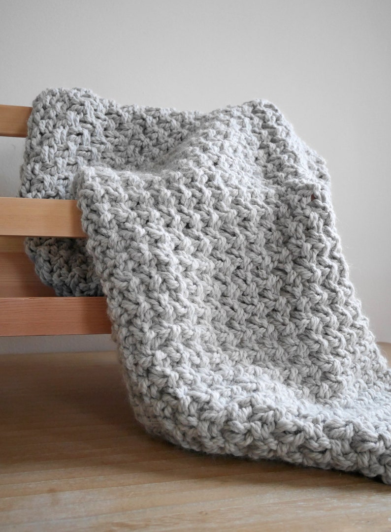 Easy chunky knit blanket pattern, small knit throw, knitting pattern blanket, moss blanket for outdoor photoshoot image 3
