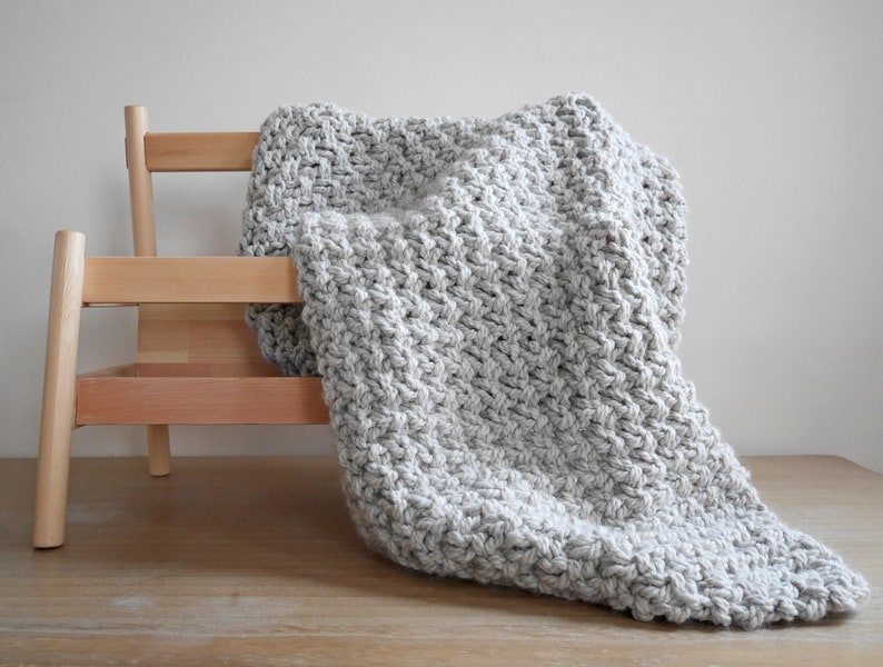 Easy chunky knit blanket pattern, small knit throw, knitting pattern blanket, moss blanket for outdoor photoshoot image 1