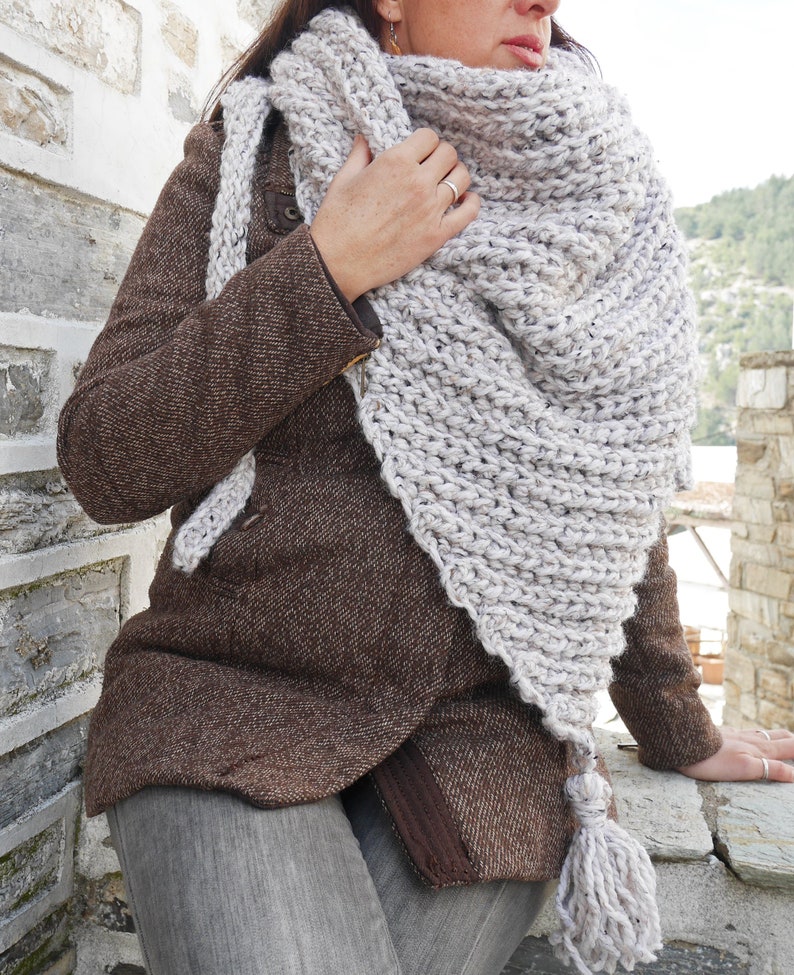Chunky crochet shawl pattern, oversized crochet shawl, crochet triangle shawl pattern, winter crochet project ideas image 8