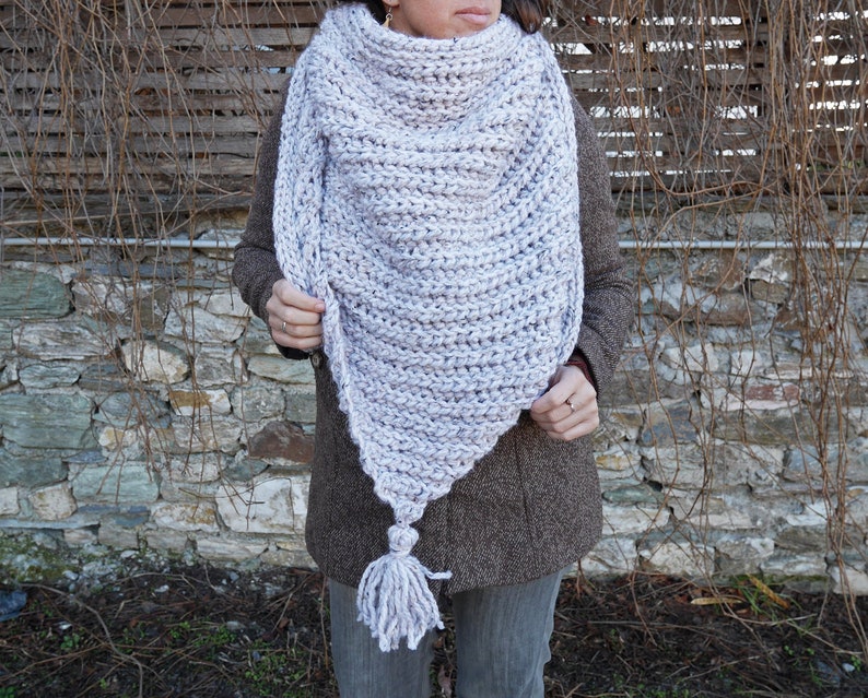 Chunky crochet shawl pattern, oversized crochet shawl, crochet triangle shawl pattern, winter crochet project ideas image 4