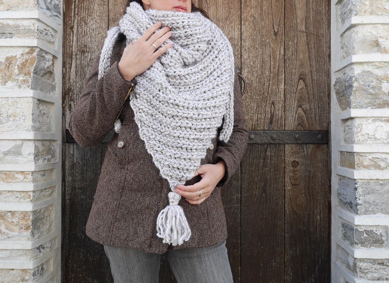 Chunky crochet shawl pattern, oversized crochet shawl, crochet triangle shawl pattern, winter crochet project ideas image 2