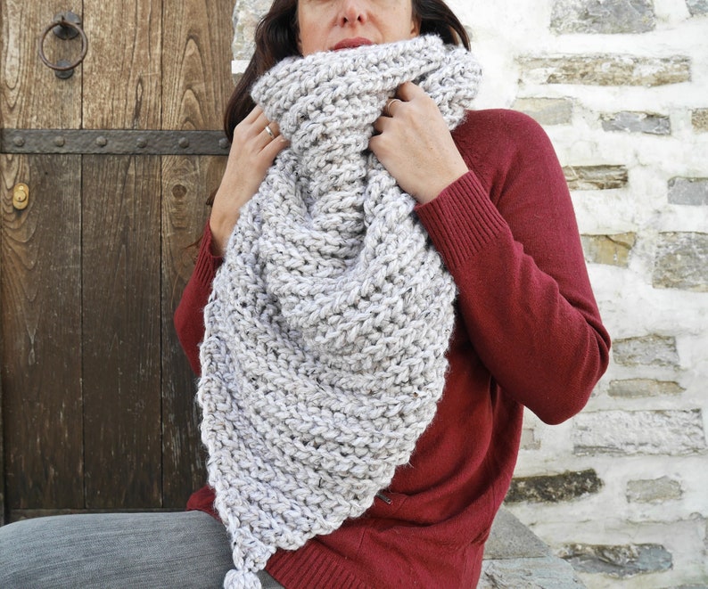 Chunky crochet shawl pattern, oversized crochet shawl, crochet triangle shawl pattern, winter crochet project ideas image 5