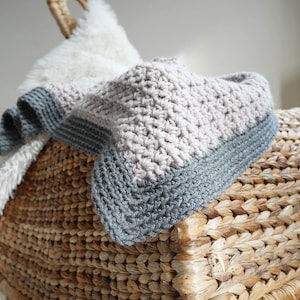 Light and lacy crochet baby blanket pattern, half double crochet blanket, v stitch blanket pattern, crochet blanket for girls