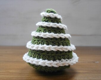 Crochet Christmas tree pattern, mini christmas trees, crochet home decor pattern, crochet Christmas gift ideas, crochet stocking stuffers