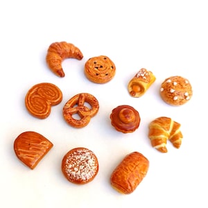 Viennoiserie Française- Fèves de collection- Peint à la main- Version brillante/laqué- Miniatures- Fabophilie- Maison des poupées