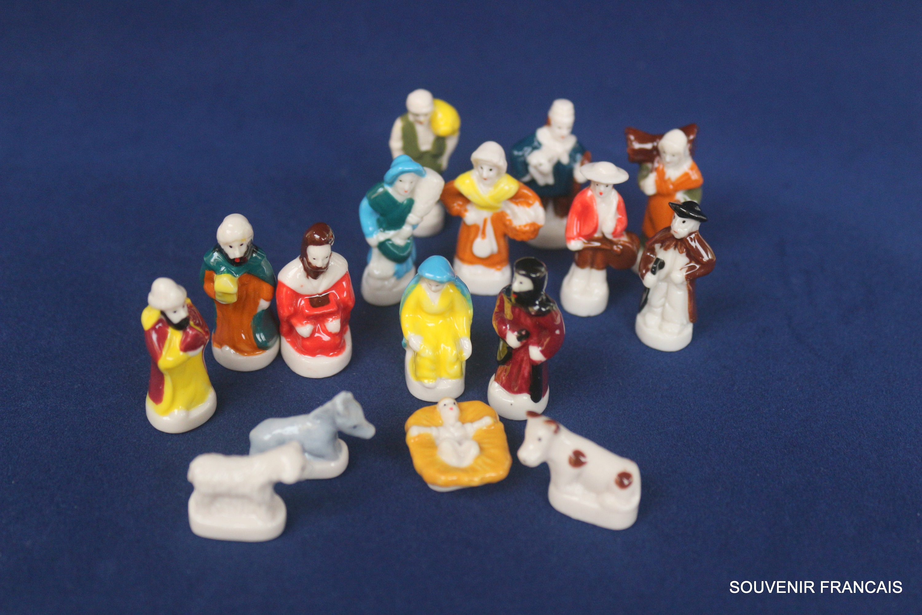 Vintage lot de 10 fèves en porcelaine mélangées toutes figurines santons  pour galette des rois épiphanie fabophile collectionneur passionné -   France