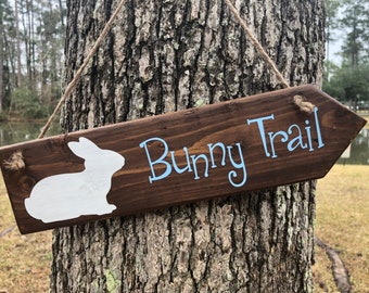 Bunny Trail arrow sign with rope hanger, 3 1/4 x 12”