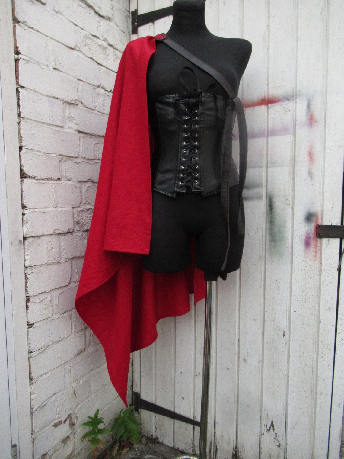 Medieval one shoulder cape pure linen red other colours LARP | Etsy