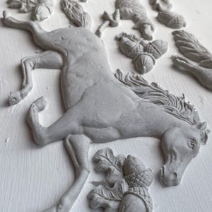 Horse & Hound - IOD Mold - Retraité en février 2025